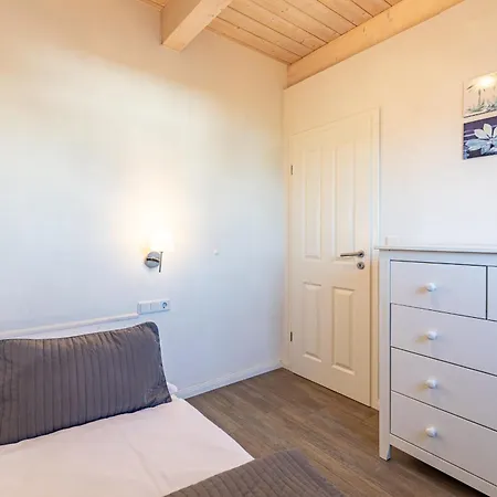 Holiday home Rotschenkel *